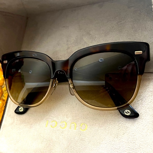 Gucci sunglasses! Like new! - Picture 1 of 4